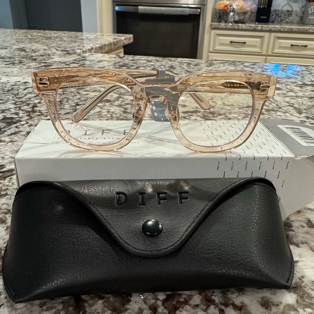 DIFF Blue-Blocking Glasses - Picture 7 of 15